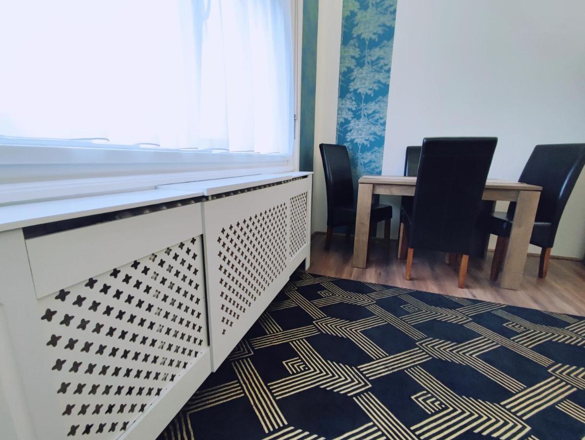 Central Palace Apartman Debrecen Kültér fotó