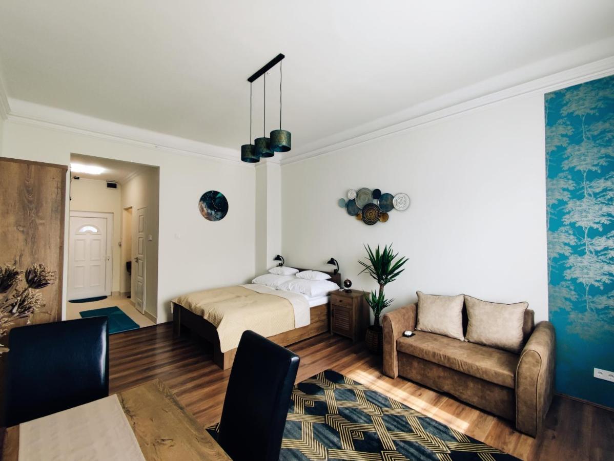 Central Palace Apartman Debrecen Kültér fotó